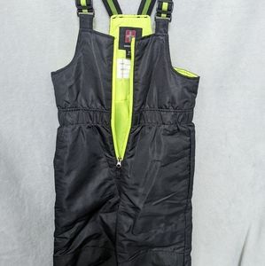 Boys snow pants. Size 6-7